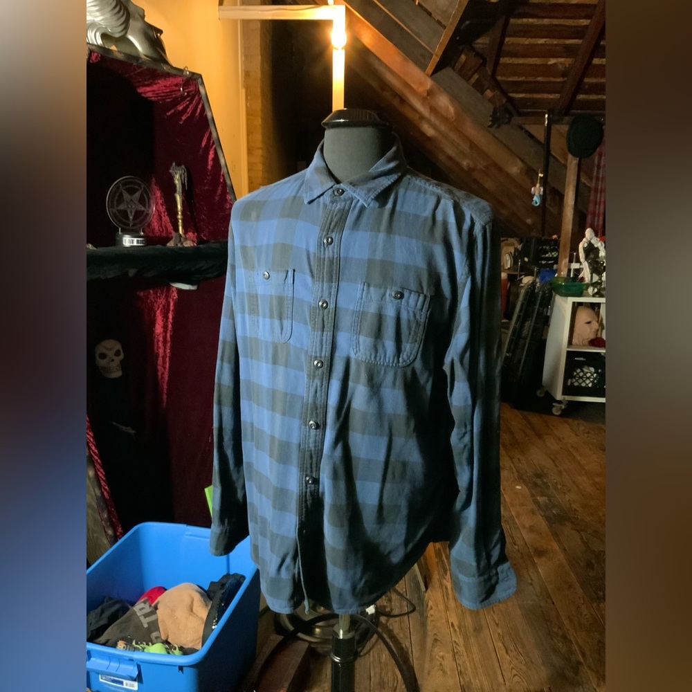 American Eagle mens XL blue black plaid flannel button down shirt lumberjack